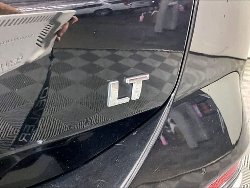 Used 2019 Chevrolet Equinox LT FWD image 10