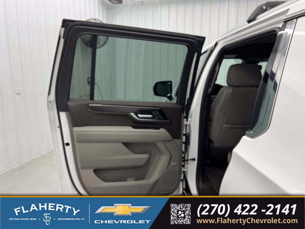 Used 2025 GMC Yukon XL Elevation AWD/4WD image 10