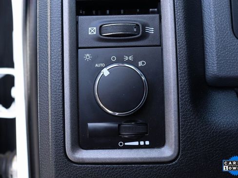 Used 2016 RAM 5500 Tradesman w/ Chrome Appearance Group image 23