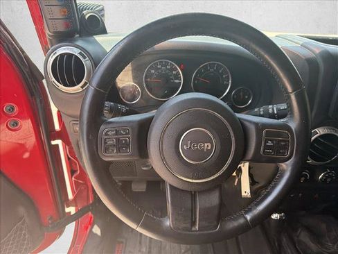 Used 2013 Jeep Wrangler Unlimited Rubicon w/ Connectivity Group AWD/4WD image 14
