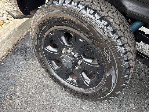 Used 2018 RAM 2500 Laramie w/ Sport Appearance Group image 21