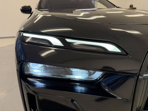 Used 2023 BMW 760i xDrive image 62