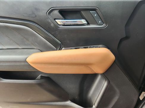 Used 2024 GMC Canyon AT4 w/ Technology Package image 22