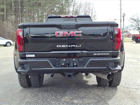 Used 2025 GMC Sierra 3500 Denali w/ Denali Reserve Package image 6