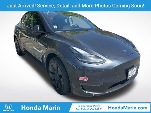 Used 2024 Tesla Model Y 2WD image 1