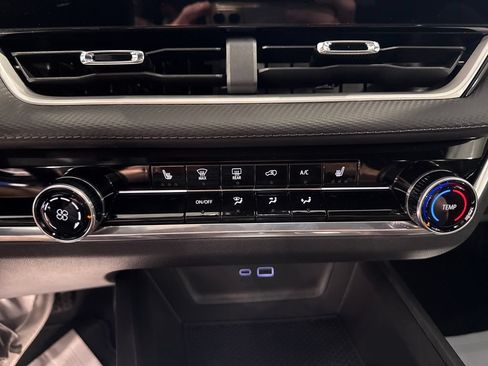 New 2026 Chevrolet Equinox LT w/ Safety and Technology Package FWD image 18