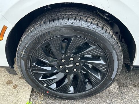 New 2026 Lincoln Navigator Reserve AWD/4WD image 6