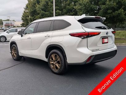 Used 2023 Toyota Highlander Bronze Edition