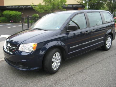 Used 2014 Dodge Grand Caravan American Value Package FWD image 1