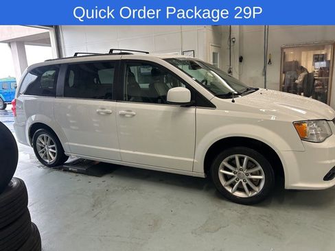 Used 2019 Dodge Grand Caravan SXT FWD image 3