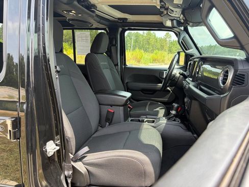 Used 2020 Jeep Gladiator Overland AWD/4WD image 59