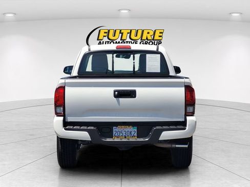 Used 2018 Toyota Tacoma SR w/ SR Convenience Package RWD image 8