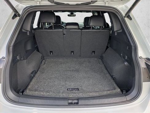 Used 2024 Volkswagen Tiguan SEL R-Line AWD/4WD image 6