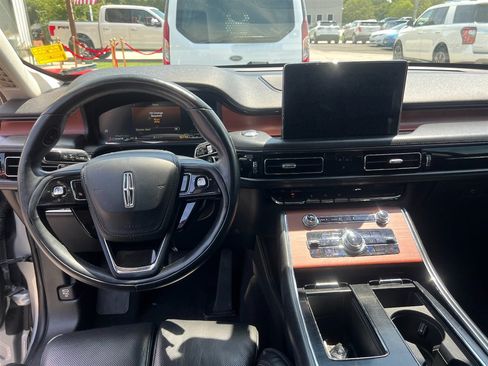 Used 2020 Lincoln Aviator Reserve w/ Equipment Group 202A AWD/4WD image 9