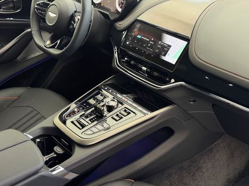 Used 2025 Aston Martin DBX 707 image 15