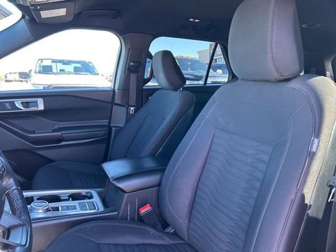 Used 2020 Ford Explorer XLT image 14