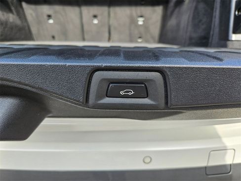 Used 2023 BMW X5 xDrive40i w/ M Sport Package image 24