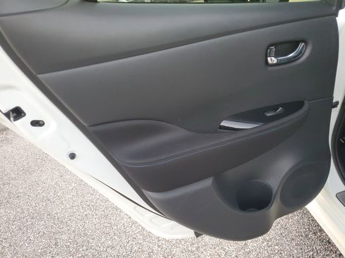 Certified 2024 Nissan Leaf SV Plus image 18