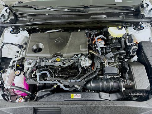 Used 2026 Toyota Camry SE FWD image 32