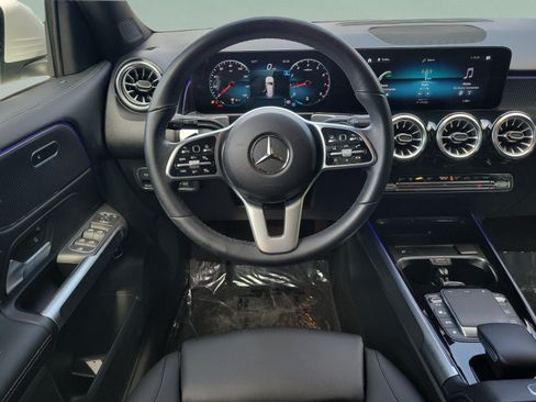 Certified 2022 Mercedes-Benz GLB 250 image 12
