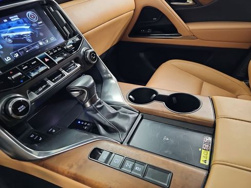 Certified 2022 Lexus LX 600 4WD w/ Appearance Package image 28