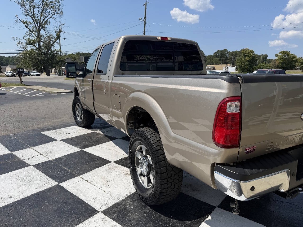 Used 2011 Ford F250 Lariat w/ Lariat Interior Pkg AWD/4WD image 6