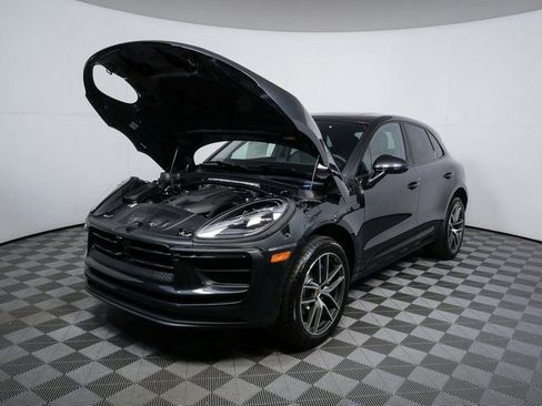 Used 2026 Porsche Macan AWD/4WD image 31