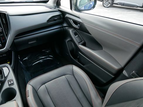 Certified 2024 Subaru Crosstrek 2.5i Limited w/ Crosstrek Mirror Package image 11