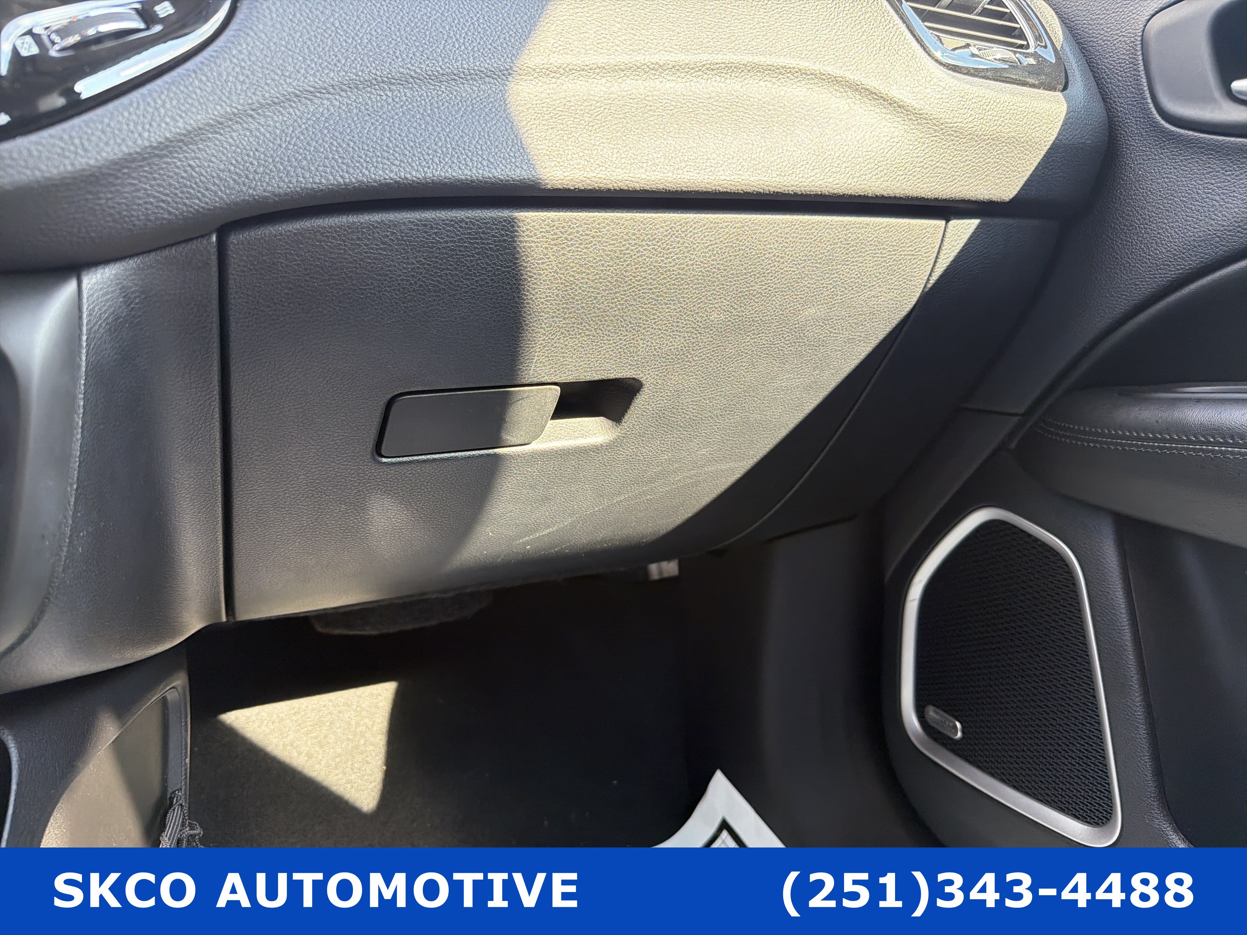Used 2021 Jeep Compass Latitude w/ Sun and Sound Group AWD/4WD image 24