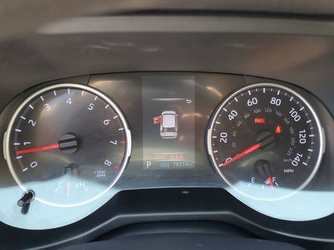 Used 2019 Toyota RAV4 LE FWD image 22