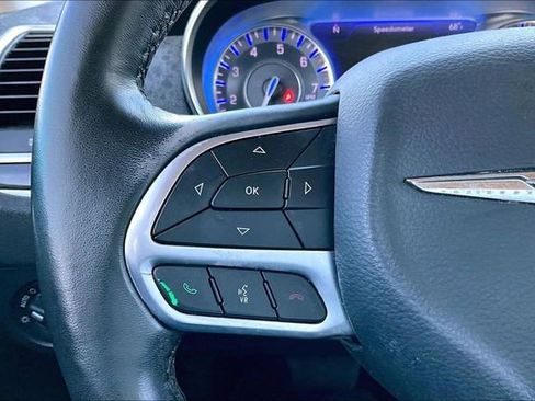 Used 2021 Chrysler 300 Touring w/ Sport Appearance Package image 10