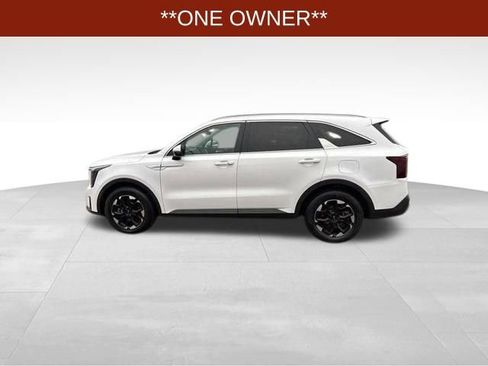 Used 2024 Kia Sorento S image 4
