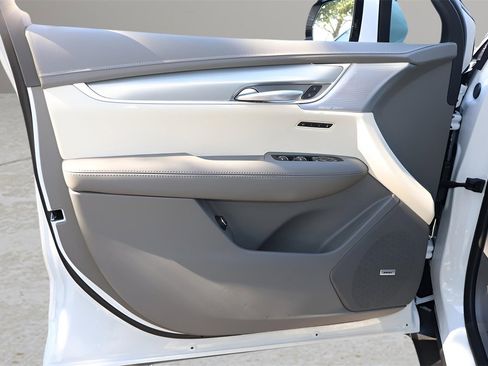 New 2025 Cadillac XT5 Premium Luxury image 10