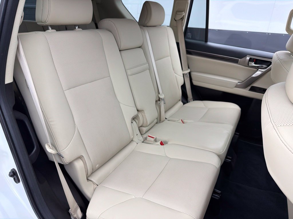 Used 2020 Lexus GX 460 Premium w/ Premium Package AWD/4WD image 28