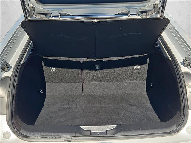 Used 2025 Toyota Prius LE FWD image 6