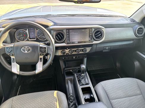 Used 2020 Toyota Tacoma SR5 image 11