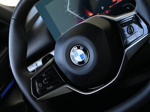 Certified 2024 BMW 530i w/ Premium Package RWD image 22