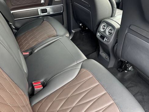 Used 2024 Mercedes-Benz G 550 image 32
