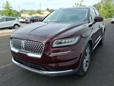 Used 2023 Lincoln Nautilus Reserve AWD/4WD image 3