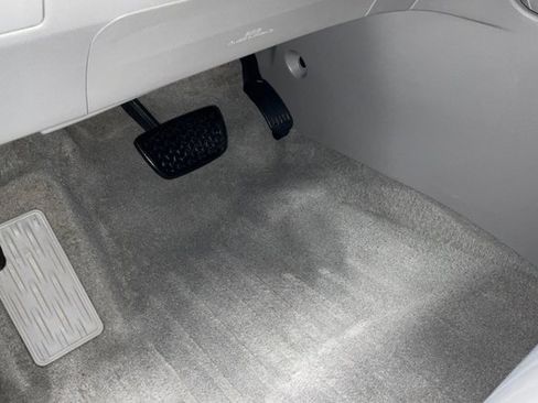 Used 2010 Toyota Highlander Limited image 38