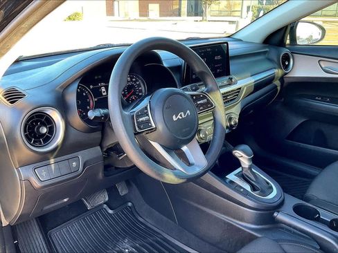 Certified 2023 Kia Forte LXS image 2