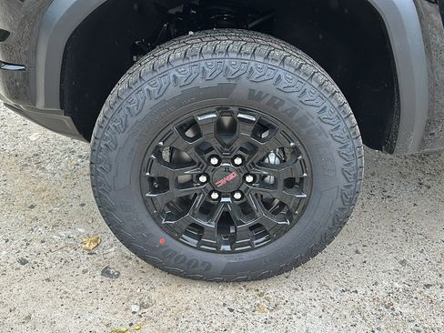 New 2026 GMC Canyon Elevation w/ Convenience Package image 6