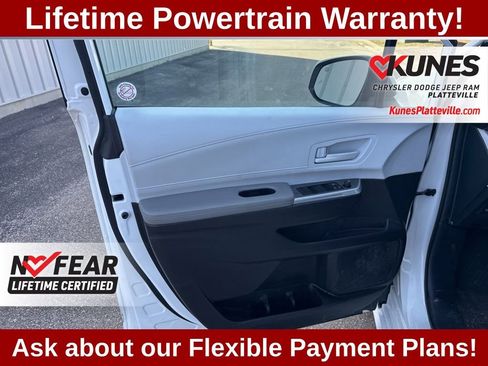Used 2025 Toyota Sienna LE image 11