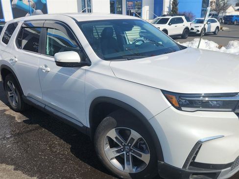 Certified 2024 Honda Pilot EX-L image 2