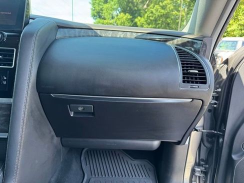 Used 2024 Nissan Armada Platinum w/ Captain's Chairs Package AWD/4WD image 19