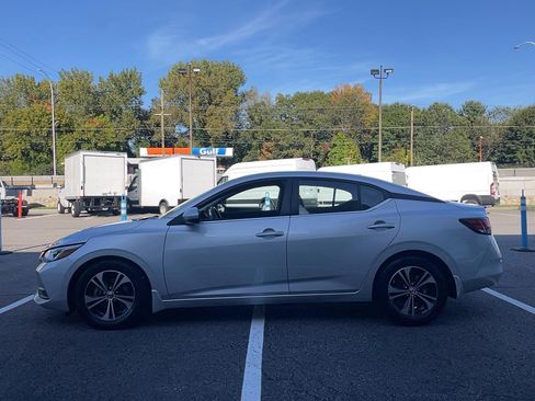 Used 2022 Nissan Sentra SV image 4