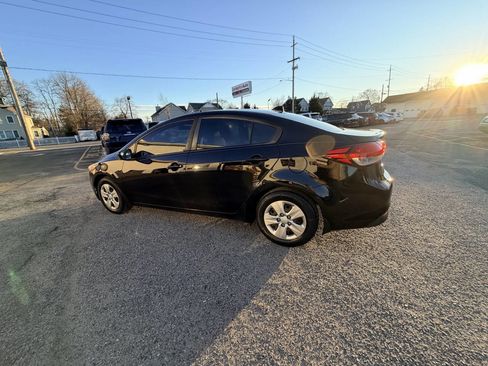 Used 2018 Kia Forte LX image 18