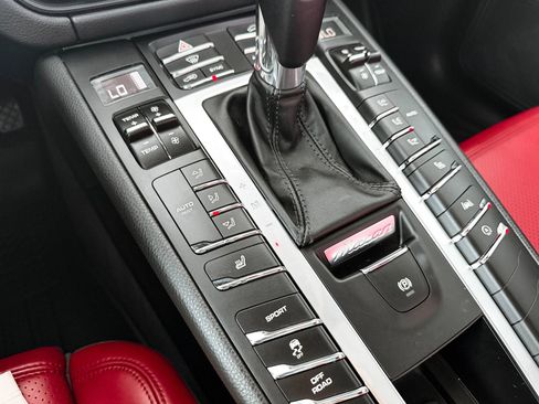 Used 2020 Porsche Macan AWD/4WD image 20