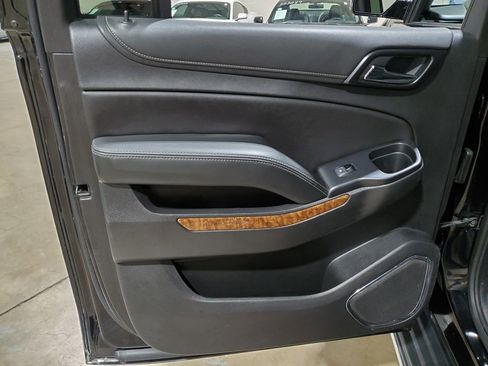 Used 2020 Chevrolet Suburban Premier image 26