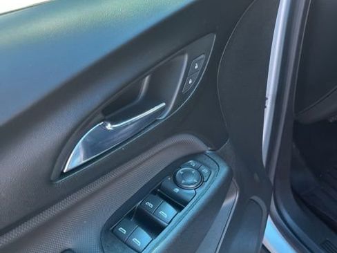 Used 2022 Chevrolet Equinox RS FWD image 13